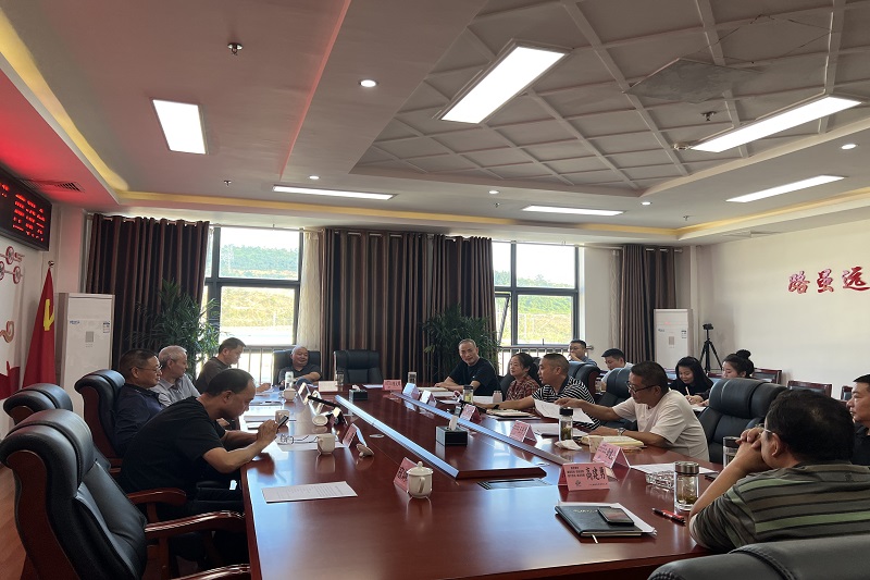 路橋集團(tuán)召開“共建三十載，同行筑路夢”座談會