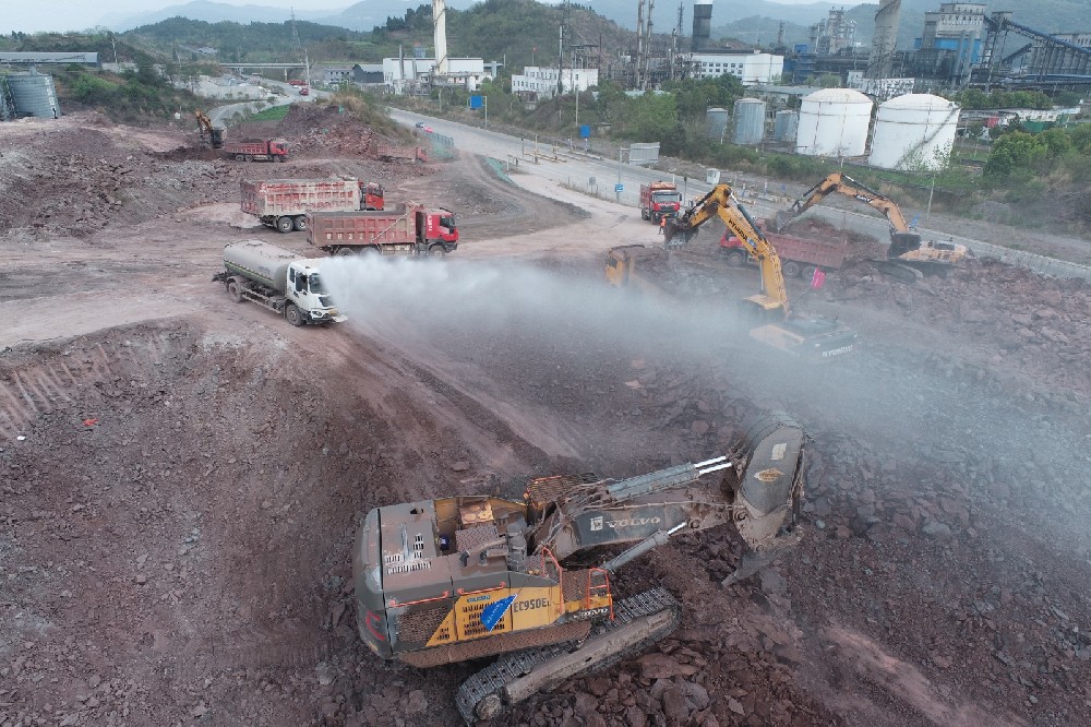 不停工、不斷檔，假期建設(shè)忙！
